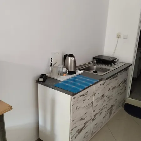 партерни студия без обособен балкон ул т светослав 5 и ул българия 아파트 포마리