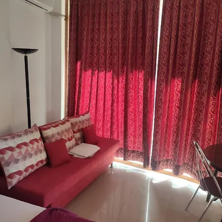 아파트 партерни студия без обособен балкон ул т светослав 5 и ул българия 포마리